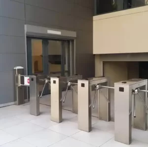swing-gates-turnstile-tripod